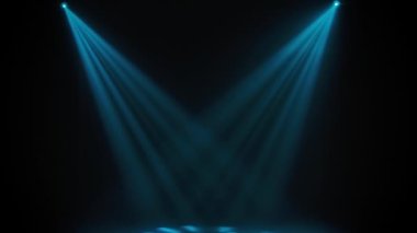 Konser ışıkları. Geceleri tiyatro sahnesinde ışık efektleri. Sirk arenasında sahne ışıkları parlıyor. Mavi kirişli aydınlatma ekipmanı.