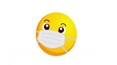 Beyaz arka planda izole edilmiş, koruyucu tıbbi maskeli, korkmuş sarı bir emojinin animasyonu. Coronavirus salgını koruma konsepti. Alfa kanalı.