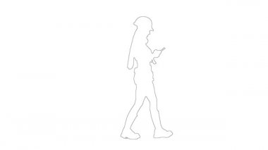 İnşaat kasklı, uzun saçlı zayıf bir kadının taslağı yürüyor ve beyaz arka planda cep telefonuyla bir mesaj yazıyor..