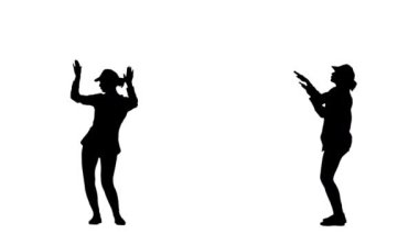 Diskoda modern dans ve şık kıyafetler içinde dans eden siyah bir kadının silueti. 1 'de 2 Kolaj Önü ve beyaz arkaplanda tam boy yan görünüm. Yavaş çekim hazır 59.94fps.