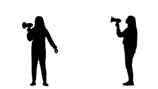 Die schwarze Silhouette einer jungen Demonstrantin hält ein Megafon in der Hand, ruft Parolen. 2 in 1 Collage Vorder- und Seitenansicht in voller Länge auf weißem Hintergrund. Zeitlupe bereit 59.94fps — Stockvideo