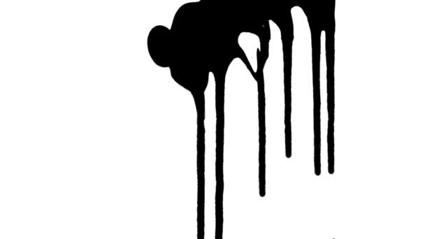 Isolerad konstnärlig svart färg stänk, droppar sprider sig. Spill svart färg på vit bakgrund. Akvarell blöder, blommar, droppar. Närbild. Slow motion klar 59,94fps. — Stockvideo