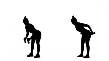 Genç bayanın siyah silueti halterlerle egzersiz yapıyor. El egzersizi, kadınlar için spor. Beyaz arkaplanda 2 / 1 Kolaj kenarı görünümü. Yavaş çekim hazır 59.94fps.