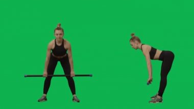 Bar egzersizleri, çömelmeler ve eğilmeler yapan genç bir kadın. Kollar ve bacaklar için egzersiz, kadınlar için spor. 1 'de 2 Kolaj Önü ve tam boy yeşil ekran arkaplanı. Yavaş çekim hazır 59.94fps.