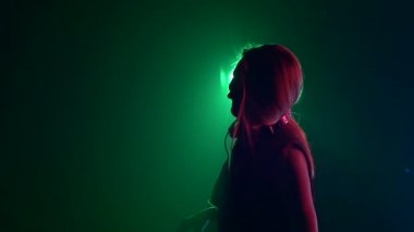 Dj kız müzik dinlemek için