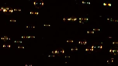 Siyah, arka plan, yakın mavi, kırmızı, kahverengi ve turuncu sabun kabarcıkları