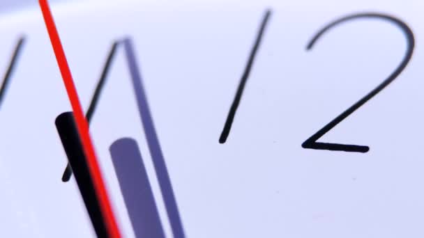 horloge dans un style classique, gros plan 