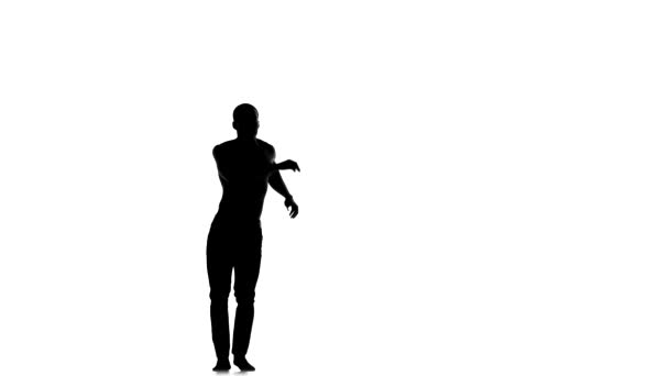 Afro Amerikaanse man danser met naakte torso starten dansen Latina Dance op wit, silhouet — Stockvideo
