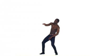 Afro amerikan erkek dansçı beyaz sosyal latina dans devam, yavaş hareket