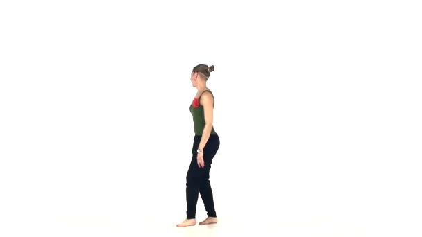 Attrayant jeune femme dansant danse latine sociale, ralenti 