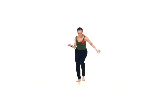 Talentueuse, danseuse européenne danse latine sociale, slow motion — Video