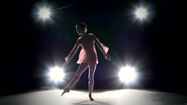 Young ballerina girl dancer jumping high in sky — Stok video