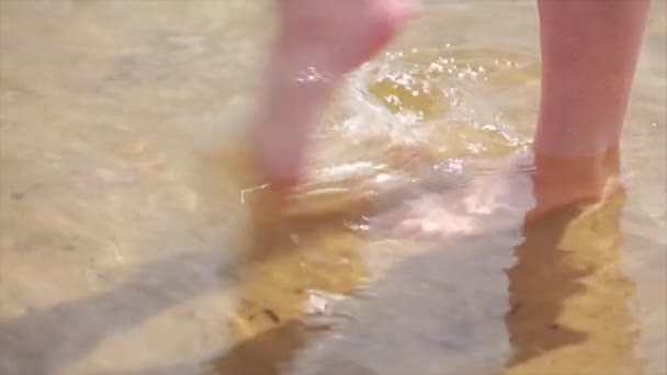 Piedi sull'acqua — Video Stock