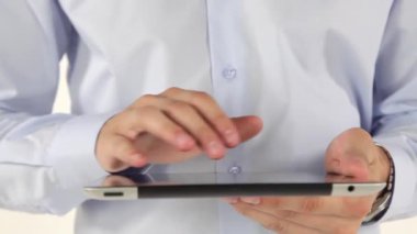 Bir tablet kullanmak için el