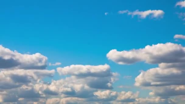 Cielo azul con nubes de primer plano. Cronograma — Vídeos de Stock