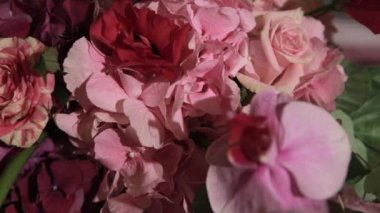 Güzel çiçek düğün dekorasyon. Yakın çekim.