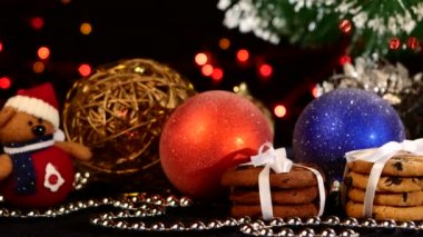 Noel ağacı, çerezleri dekorasyon, siyah, bokeh, ışık, garland, cam oves sağa, çam kozalağı ile yakın çekim