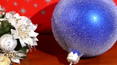 Hediye kutuları, Noel ve yeni yıl oyuncaklar, topları, kadar yakın cam sola taşır