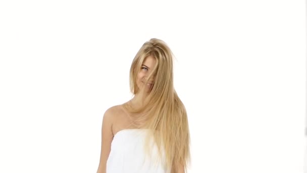 Elegant and sexy woman with long blond hair. slow motion, bathroom — Stock Video