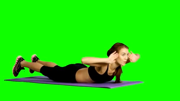 Sport vrouw abdominale oefeningen op fitness mat. Groen scherm, Gym — Stockvideo