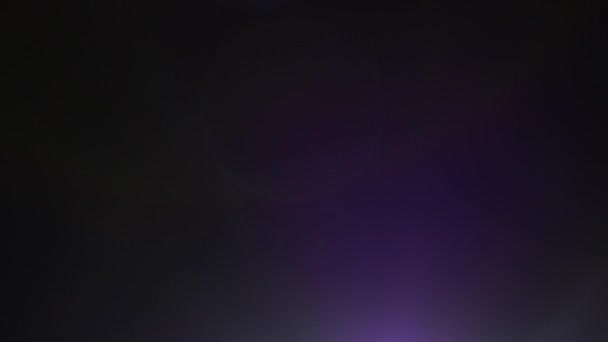 Équipement léger, flash ou projecteur, changement de mise au point dynamique, mouvement de la came du haut vers le bas, noir, gros plan 