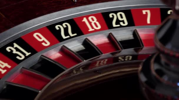 Roulette wheel starts running and stops — Stock Video