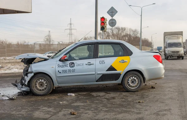 Coche Taxi Una Intersección Estuvo Involucrado Accidente Primer Plano — Foto de Stock