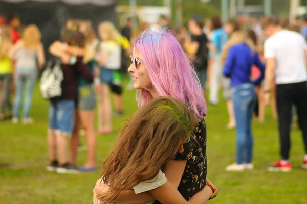 Les Résidents Ville Amusent Détendre Avec Leurs Familles Holi Paint — Photo