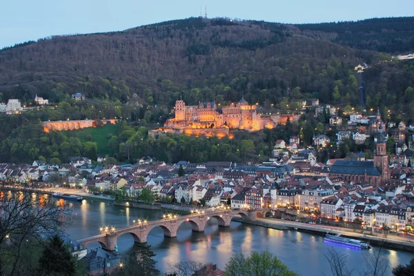 Heidelberský zámek a starý most — Stock fotografie