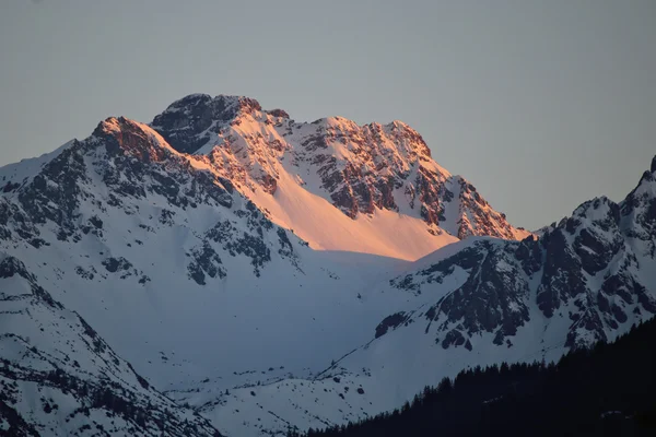 Schoonheid zonsondergang in de Alpen — Stockfoto