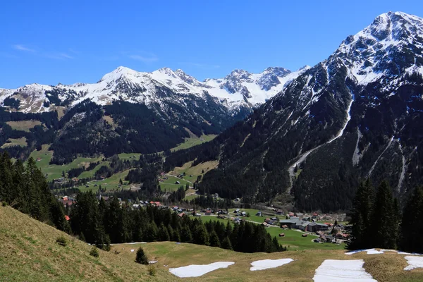 Primavera de belleza en los Alpes —  Fotos de Stock