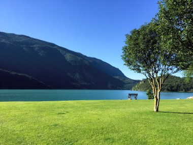 Molveno Gölü - güzel sabah