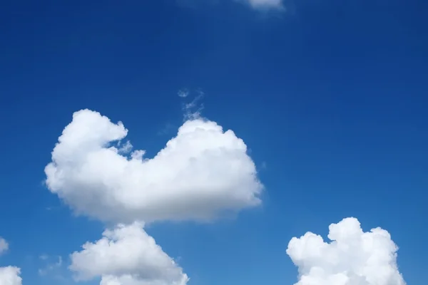 Schöne Wolken in der Natur — Stockfoto