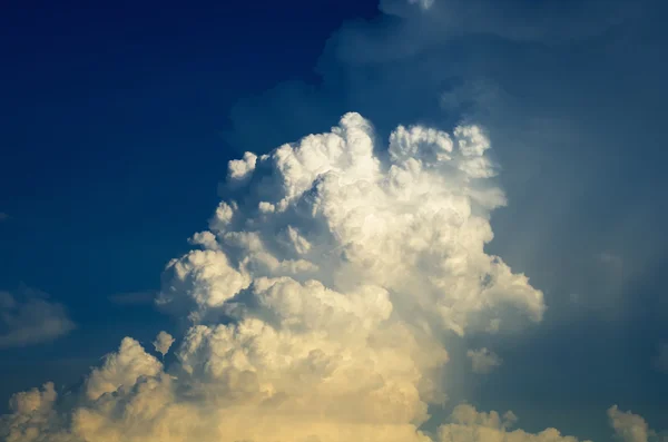 Schöne Wolken — Stockfoto