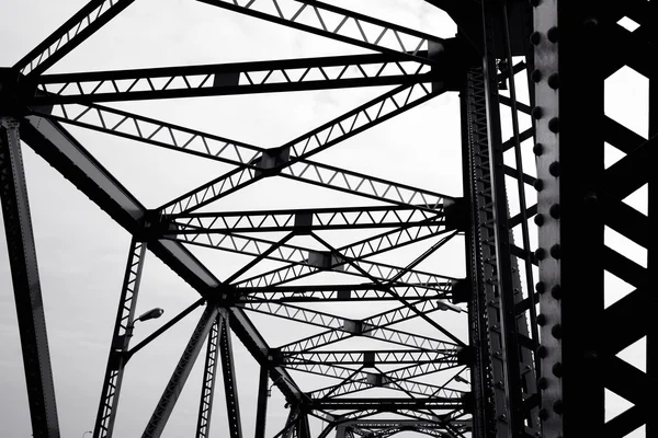 Metalen structuur van brug detail — Stockfoto