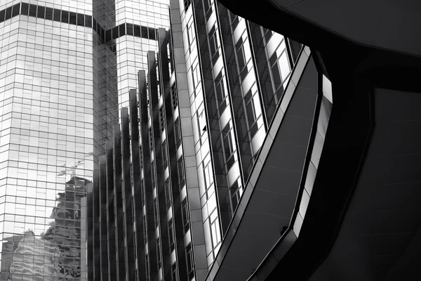 Schwarz-weißes modernes Gebäude Stockbild