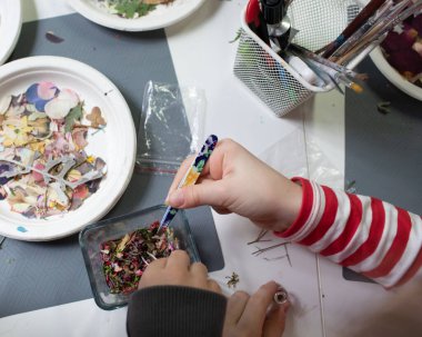 Çocuk kolektif yaratıcılık. Şirkette hobi..