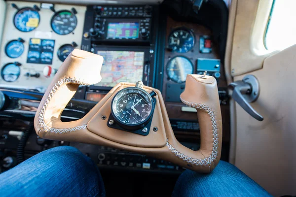 Brown leather steering wheel of small propeller aircraft — Stock Photo, Image