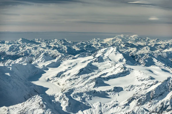 Many mountain peaks and summits in austria at winter — Stock Photo, Image