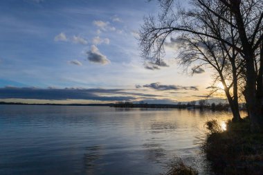 Sonbaharda Nove Mlyny Reservoir ya da Palava Hills Panoraması ile Kış