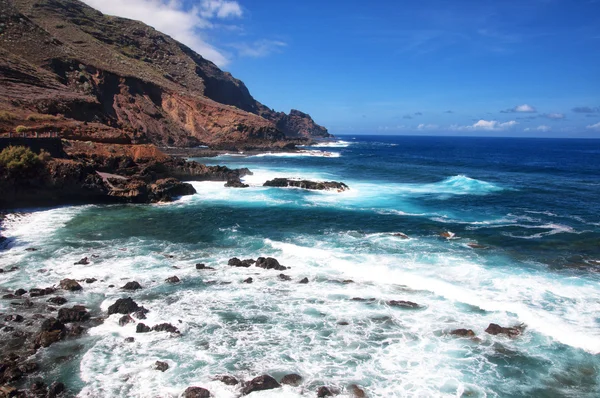 Vista incrível sobre o mar ondulado — Fotografia de Stock