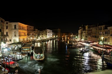 Venedik gece Grand canal.