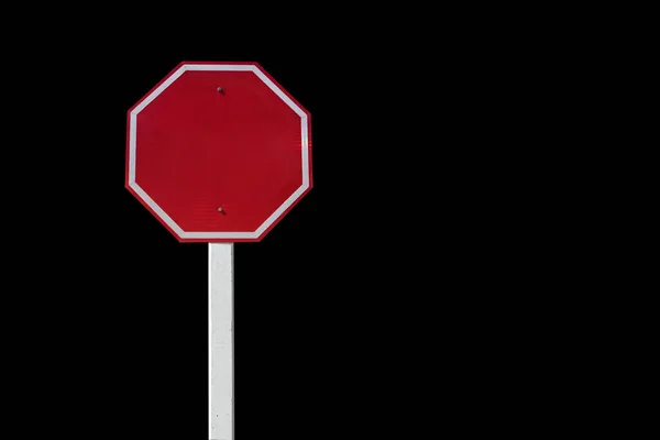 Kesme Yolları Ile Kutup Üzerinde Izole Kırmızı Trafik Işareti — Stok fotoğraf