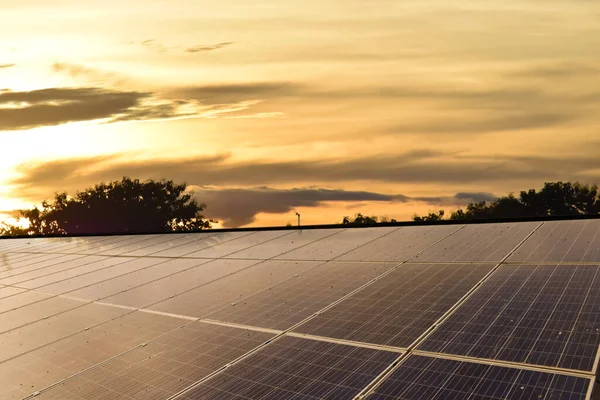 Painéis Fotovoltaicos Instalados Toproof Edifício Conceito Energia Sustentável — Fotografia de Stock