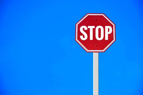 Verkeersbord Geïsoleerd Stopbord Paal Met Knippaden — Stockfoto