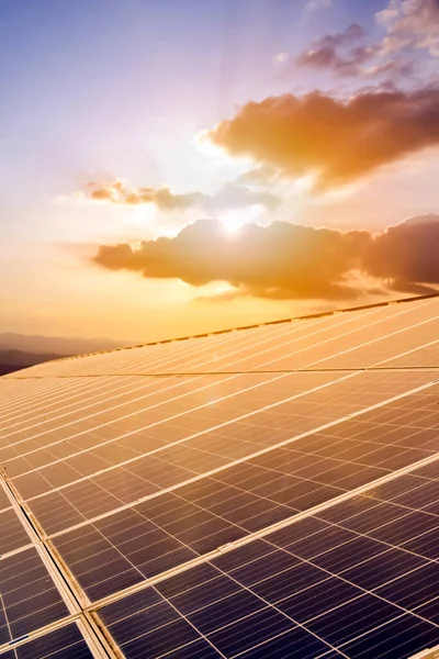 Solcellspaneler Med Solljus Och Landskap Bakgrund Hållbart Och Miljövänligt Energikoncept — Stockfoto
