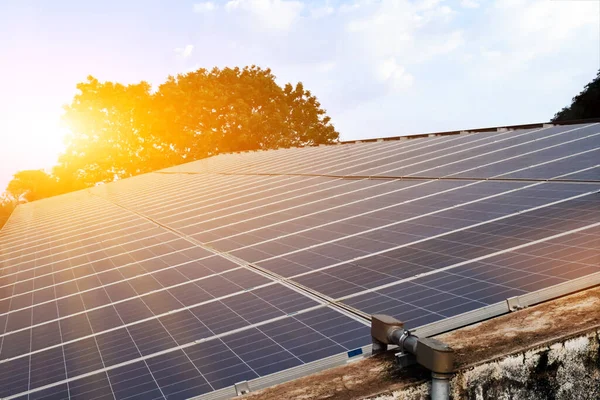 Telhado Solar Com Fundo Pôr Sol Conceito Energia Sustentável — Fotografia de Stock