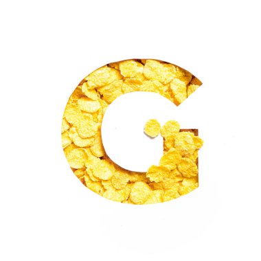 Mısır gevreği ve kağıttan yapılmış alfabenin G harfi beyaz üzerine izole edilmiş. Sağlıklı gıda deposu için yazı tipi