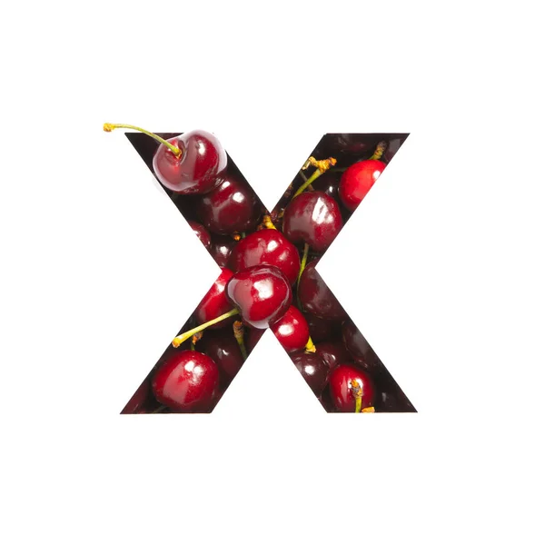 Kirschen-Alphabet. Buchstabe X aus Beeren und Papier isoliert auf weiß geschnitten. Schrift für den Bio-Lebensmittelmarkt — Stockfoto