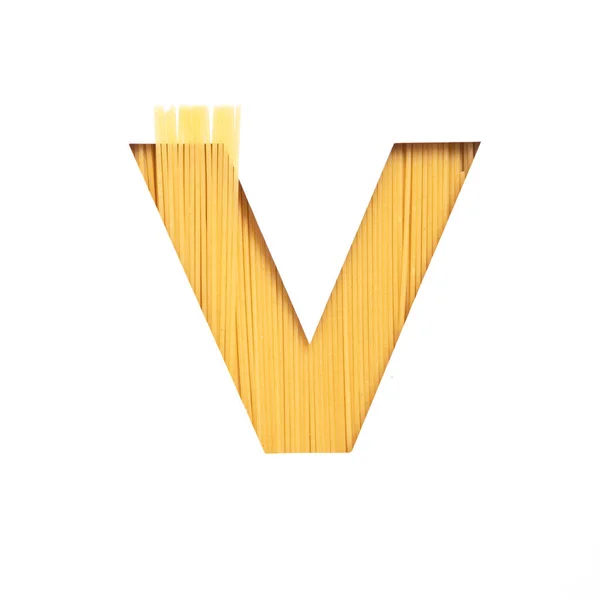 Comida italiana. Letra V del alfabeto inglés hecha de espaguetis aislados en blanco. Tipo de pasta para el diseño de tiendas de productos —  Fotos de Stock